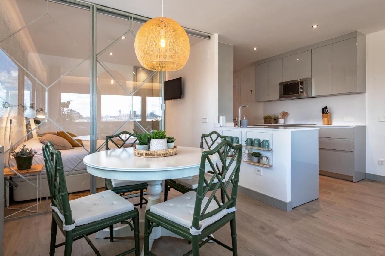 2 Bedrooms 1 Bathroom Furnished - Justicia - Incredible Views - Mintystay Madrid Eksteriør billede
