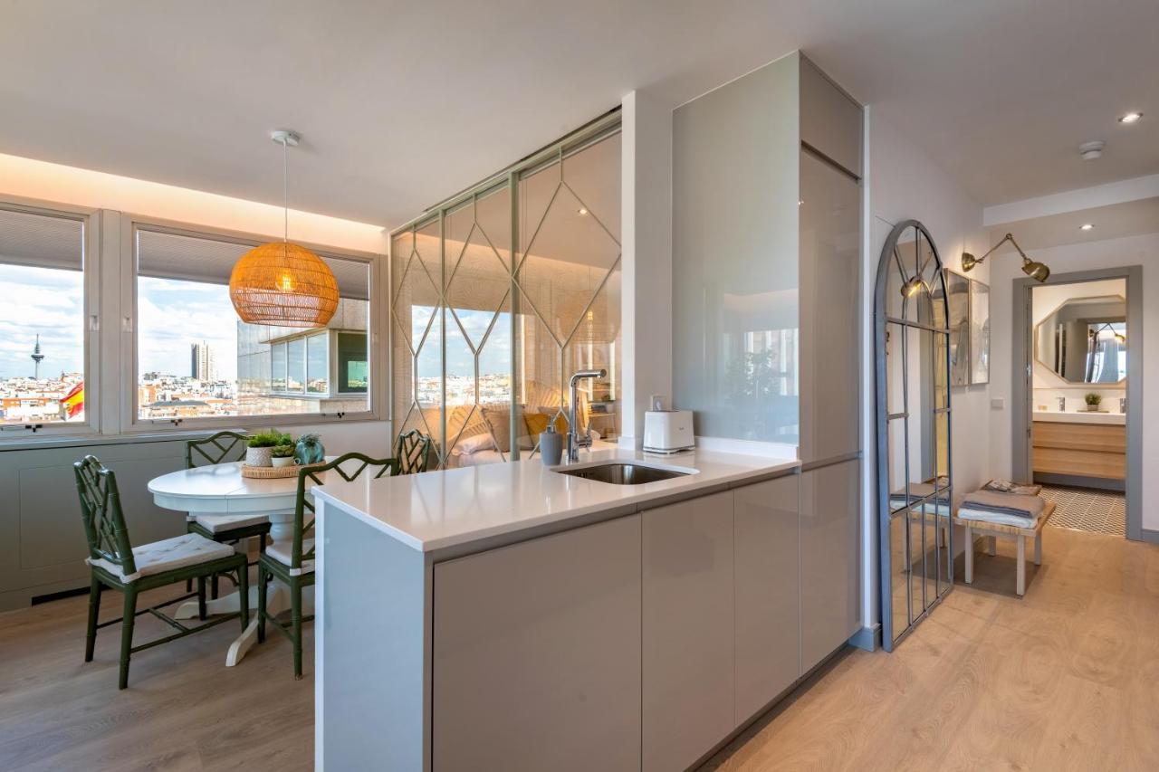 2 Bedrooms 1 Bathroom Furnished - Justicia - Incredible Views - Mintystay Madrid Eksteriør billede