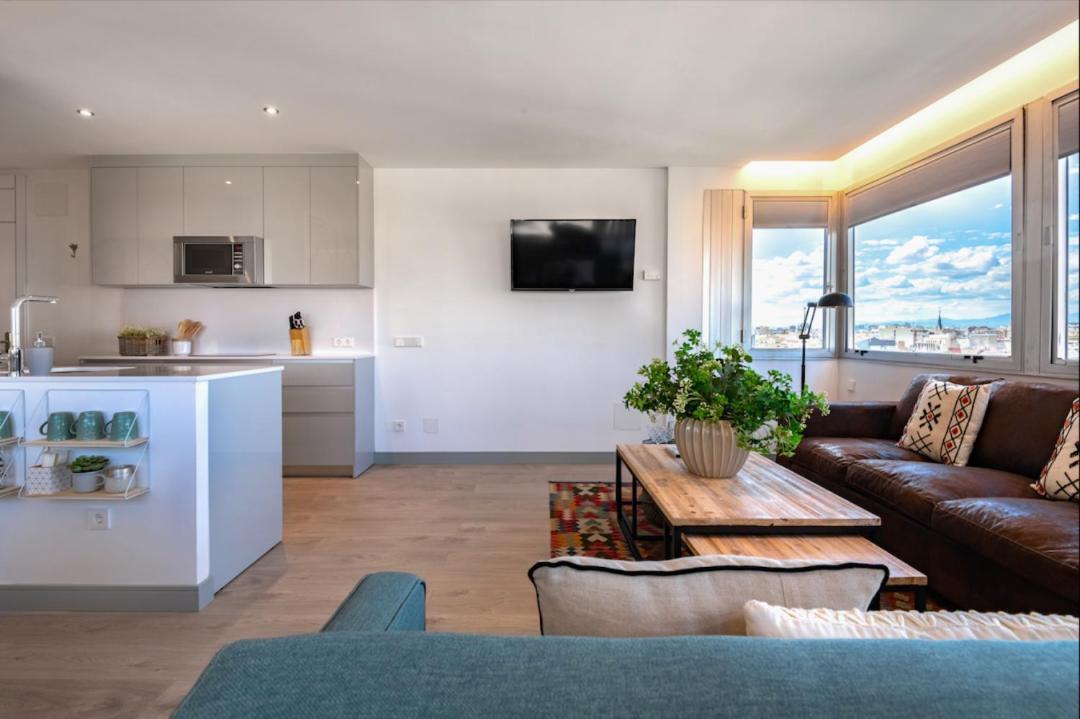 2 Bedrooms 1 Bathroom Furnished - Justicia - Incredible Views - Mintystay Madrid Eksteriør billede